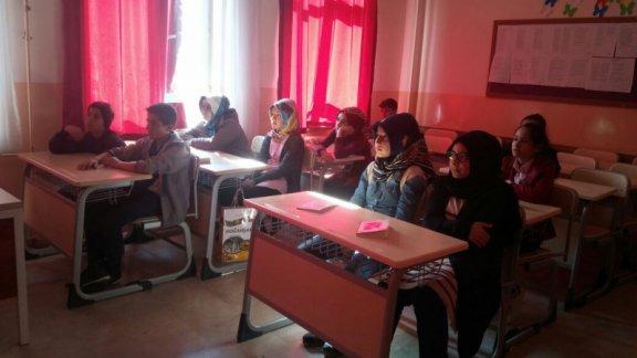 Doğanşar Halk Eğitimi Merkezi Müdürlüğü Bünyesinde Hızlı Okuma ve Yazma Kursu açılmıştır.