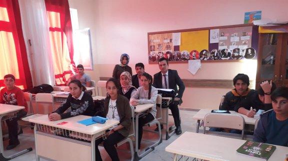 İlçe Milli Eğitim Müdürümüz Halil İbrahim TAKCI  Hüseyin Yumuşak Yatılı Bölge Ortaokulunda DYK Kurslarını ziyaret etti.